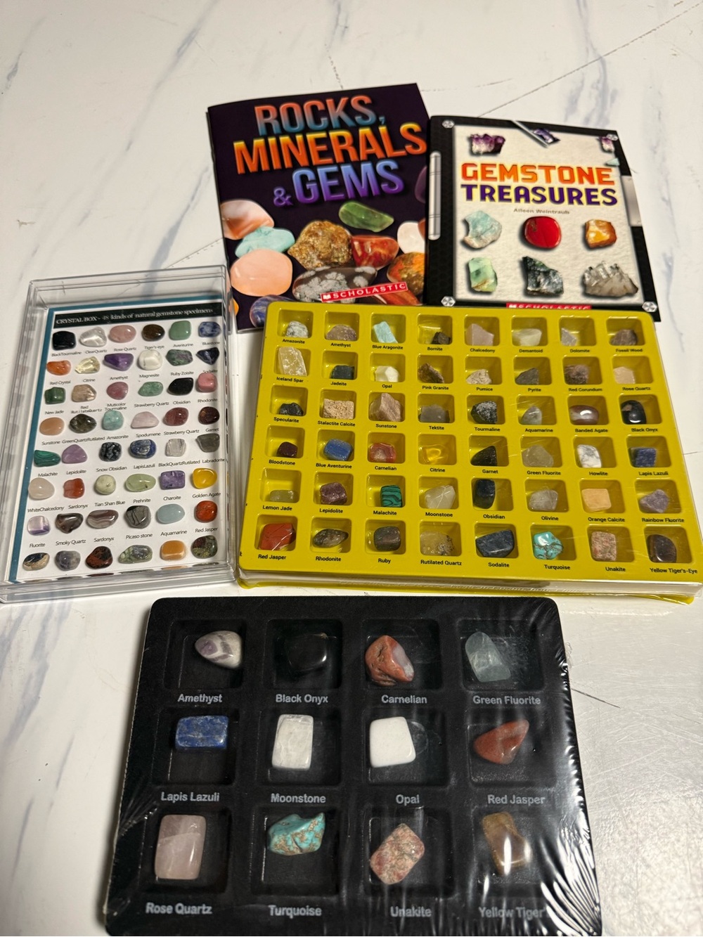 Scholastic Rocks, Minerals & Gems Set - Yellow Tray with Multicolor Stones